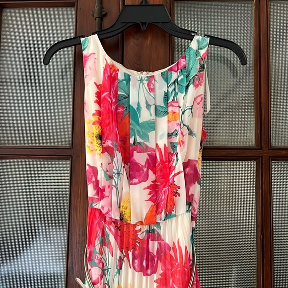 Eliza J Petite Pleated Maxi Dress - Picture 2 of 5